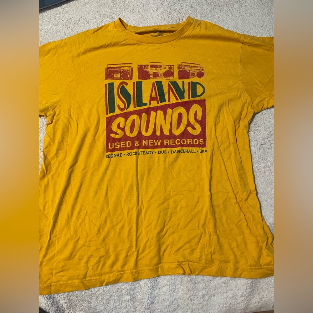 Old navy tshirt